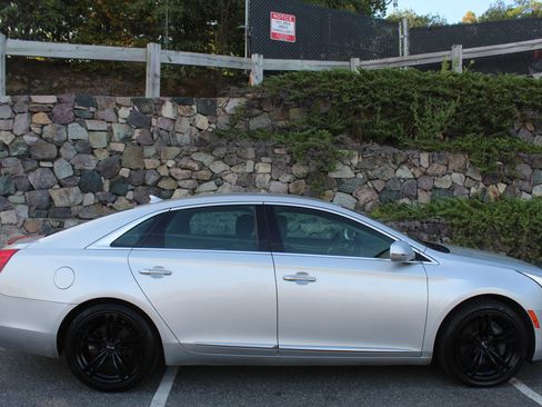 Used 2014 Cadillac XTS Luxury image 6