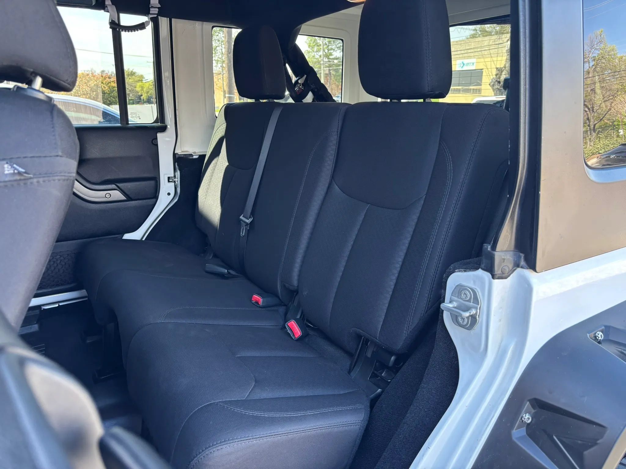 Used 2018 Jeep Wrangler Unlimited Sport S AWD/4WD image 39