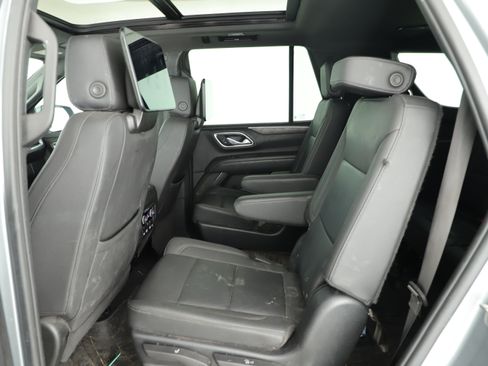 Used 2022 Chevrolet Tahoe Z71 w/ Max Trailering Package AWD/4WD image 8