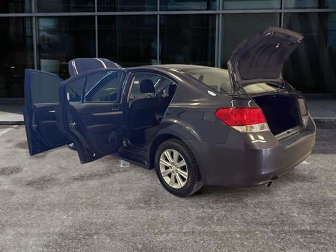 Used 2010 Subaru Legacy 2.5i Premium AWD/4WD image 10