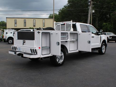 Used 2025 Ford F350 XLT AWD/4WD image 16