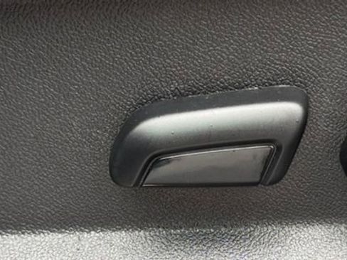 Used 2024 Volkswagen Atlas SE AWD/4WD image 25