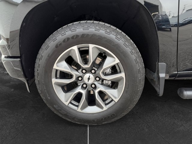 Used 2025 Chevrolet Silverado 1500 RST w/ Protection Package AWD/4WD image 9