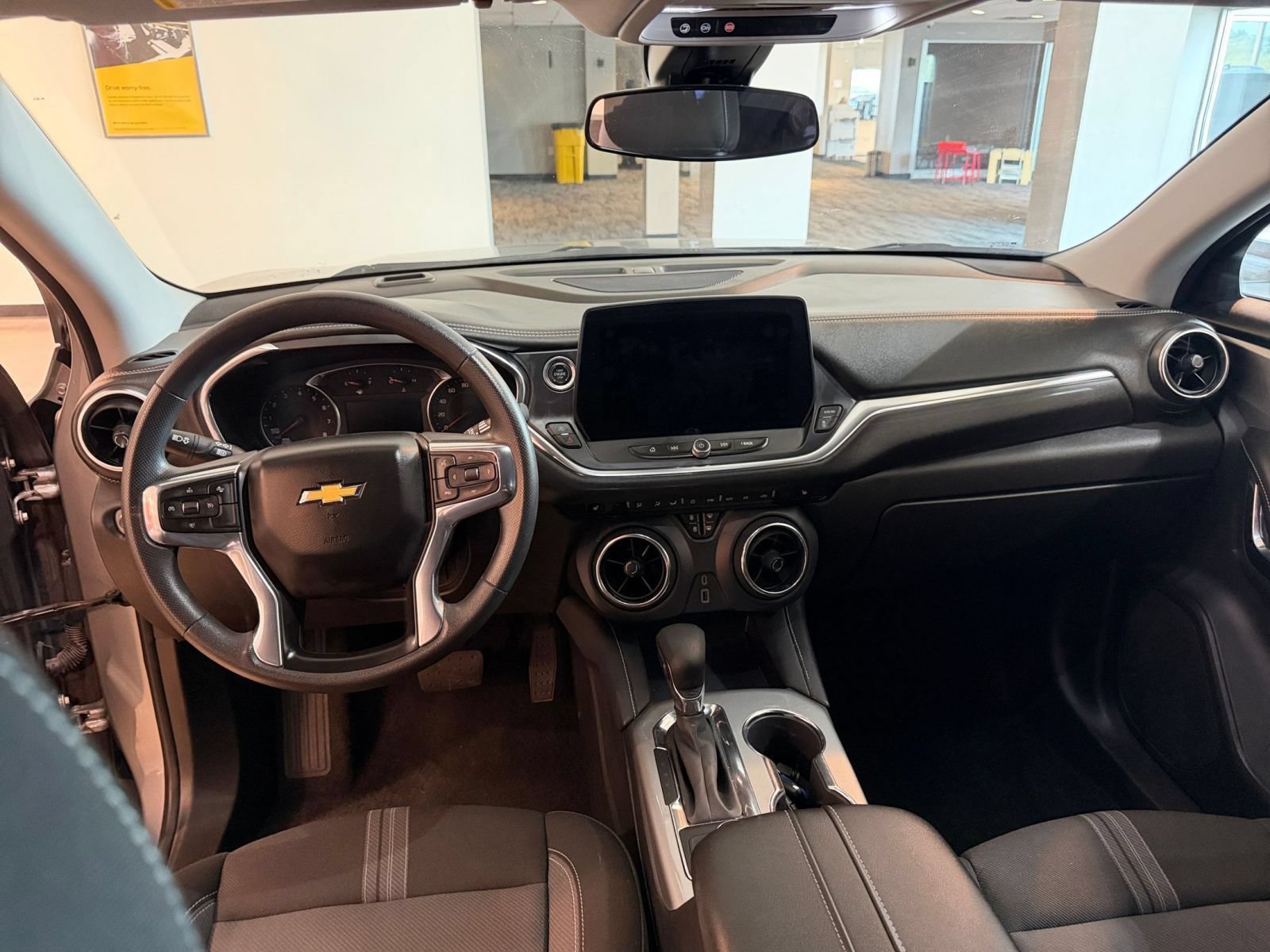 Used 2025 Chevrolet Blazer LT FWD image 33