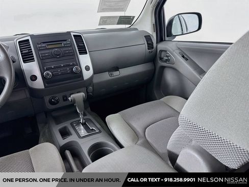 Used 2010 Nissan Frontier SE AWD/4WD image 20