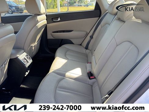 Used 2018 Kia Optima EX w/ Premium Package image 12