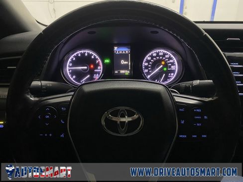 Used 2020 Toyota Camry SE image 12