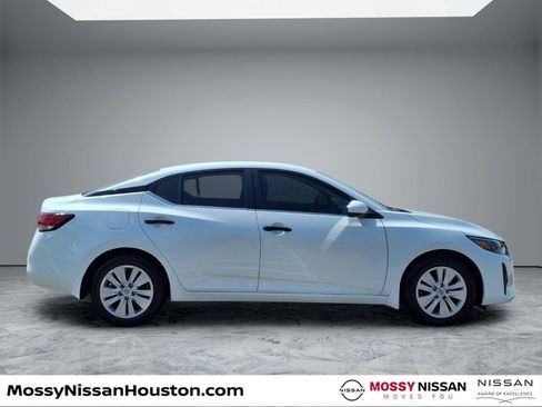 Certified 2025 Nissan Sentra S FWD image 8