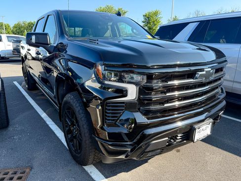 Used 2025 Chevrolet Silverado 1500 High Country w/ Midnight Edition AWD/4WD image 1