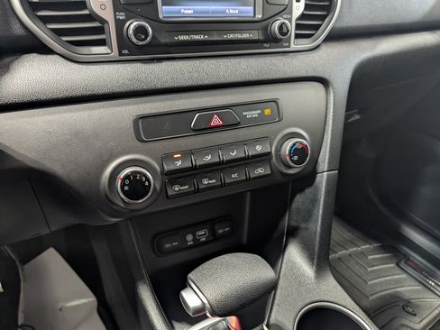 Used 2019 Kia Sportage LX AWD/4WD image 24