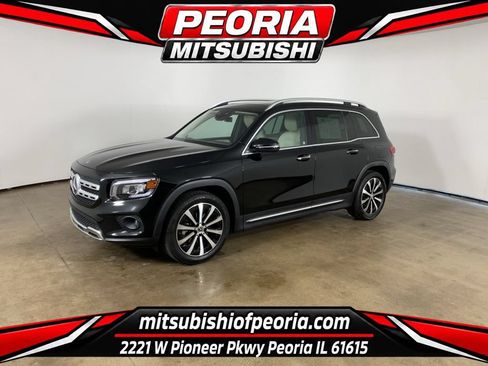 Used 2022 Mercedes-Benz GLB 250 4MATIC w/ Premium Package Lite image 1