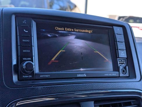 Used 2019 Dodge Grand Caravan SXT image 12