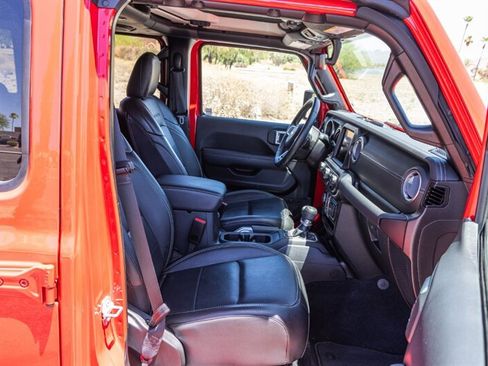 Used 2022 Jeep Wrangler Unlimited Sahara w/ Cold Weather Group image 17