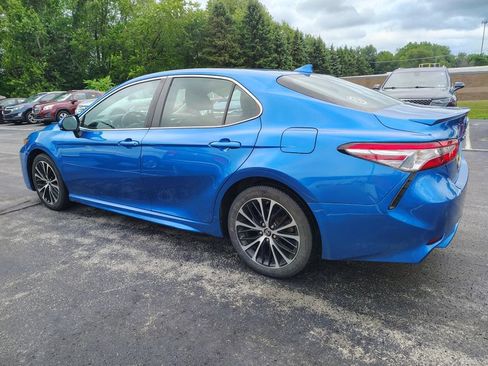 Used 2019 Toyota Camry SE FWD image 5