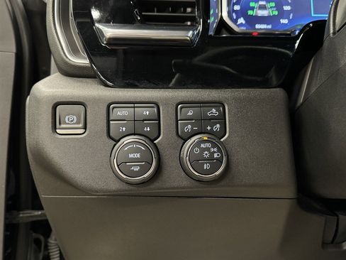 Used 2024 Chevrolet Silverado 3500 LTZ w/ LTZ Convenience Package image 33