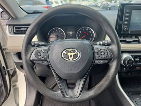 Used 2020 Toyota RAV4 XLE FWD image 23