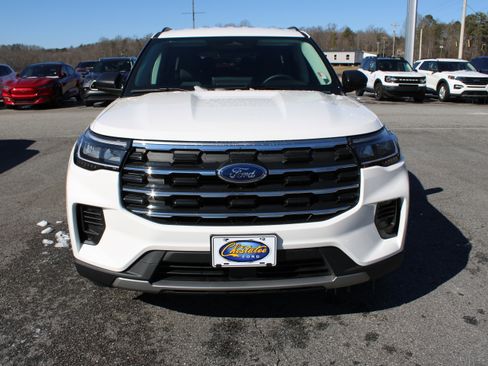 Used 2025 Ford Explorer Active image 3