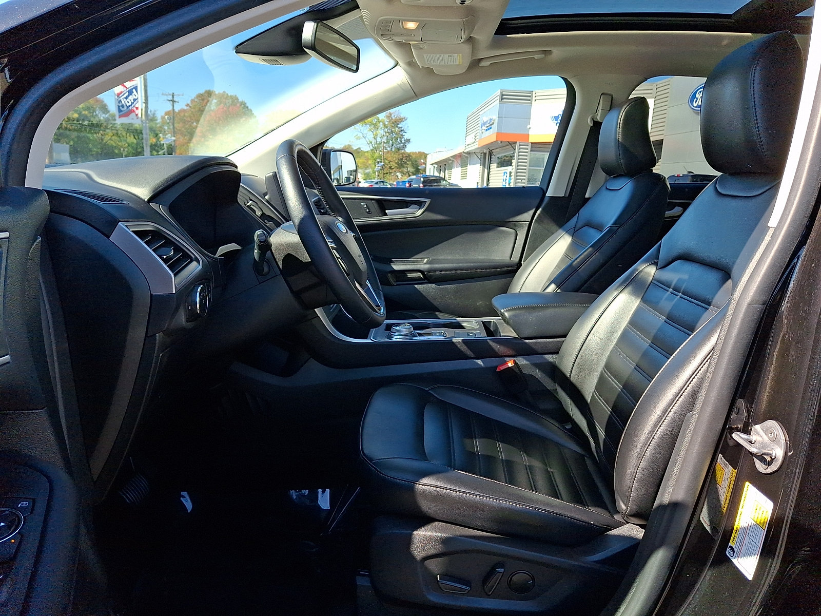 Certified 2024 Ford Edge SEL w/ Convenience Package AWD/4WD image 12
