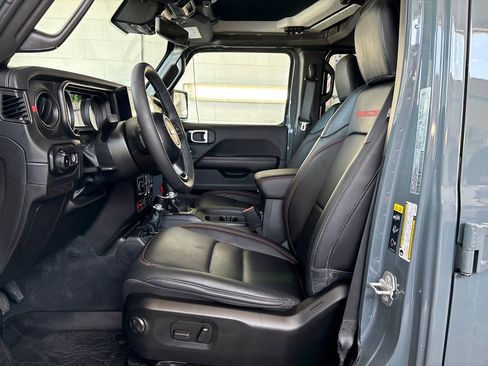 Used 2025 Jeep Wrangler Unlimited Rubicon AWD/4WD image 12