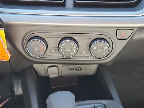 New 2026 Chevrolet Trax RS w/ Sunroof Package image 6