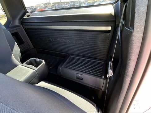 Used 2024 Toyota Tacoma SR image 18