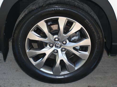 Used 2024 Toyota Grand Highlander Limited image 25