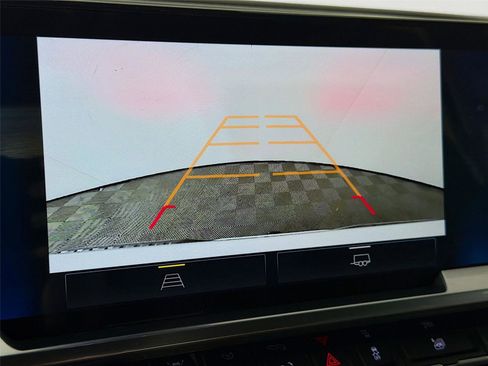 Used 2023 Chevrolet Silverado 1500 LT image 15