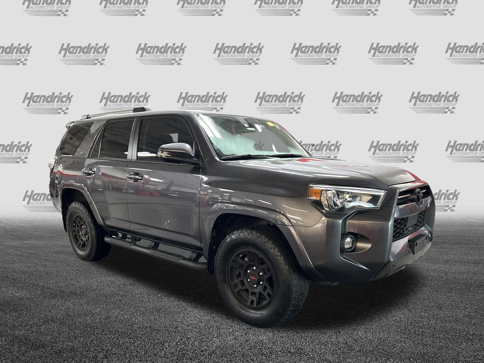 Used 2022 Toyota 4Runner SR5 Premium w/ Moonroof Package AWD/4WD image 2