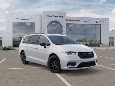 New 2026 Chrysler Pacifica Limited image 5