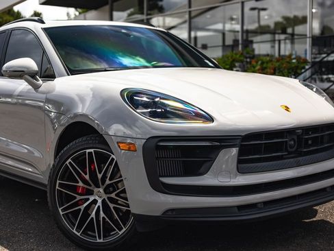 Used 2022 Porsche Macan S AWD/4WD image 3