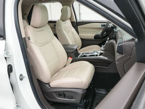 Certified 2023 Ford Explorer Platinum w/ Technology Package AWD/4WD image 25