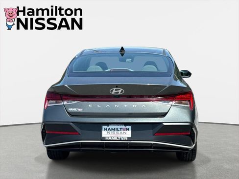 Used 2025 Hyundai Elantra SEL FWD image 3