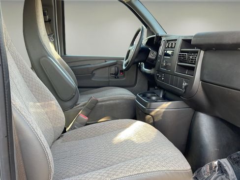 Used 2014 GMC Savana 2500 image 9