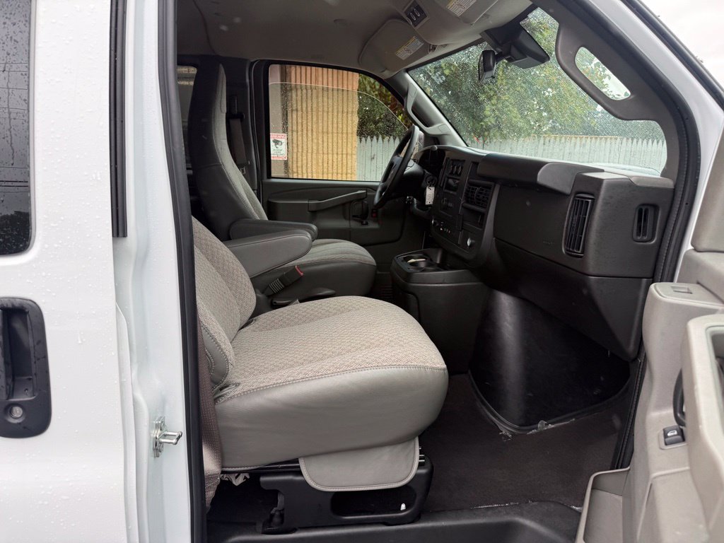 Used 2025 Chevrolet Express 3500 LT w/ LT Preferred Equipment Group RWD image 20