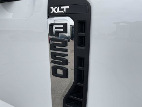 Used 2025 Ford F250 XLT w/ FX4 Off-Road Package AWD/4WD image 36
