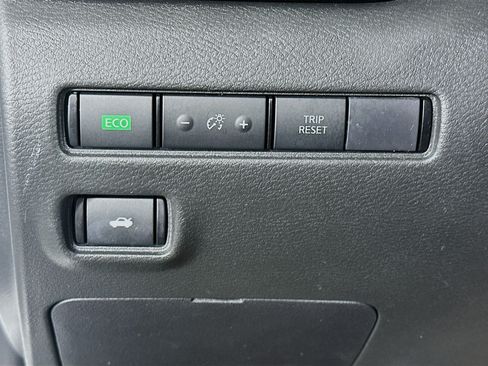 Used 2024 Nissan Sentra SV w/ All-Weather Package FWD image 17