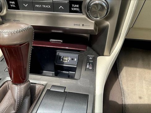 Used 2017 Lexus GX 460 Premium w/ Premium Package AWD/4WD image 16