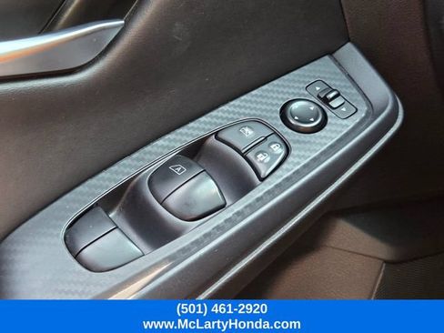 Used 2024 Nissan Sentra SV FWD image 29