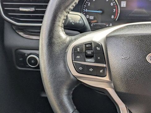 Used 2023 Ford Explorer Limited image 16