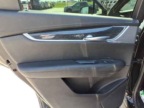 Used 2023 Cadillac XT5 Premium Luxury image 17