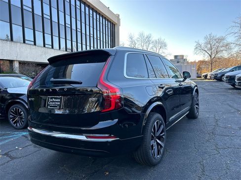 New 2026 Volvo XC90 B5 Core image 2