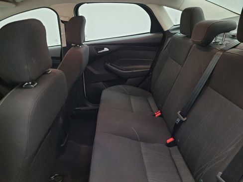 Used 2017 Ford Focus SE FWD image 18