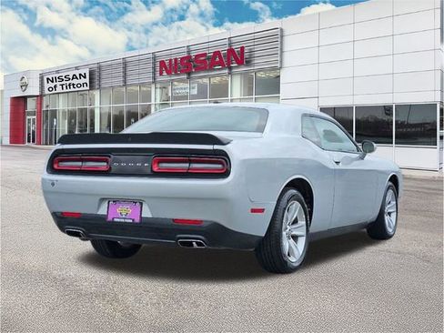 Used 2023 Dodge Challenger SXT image 7