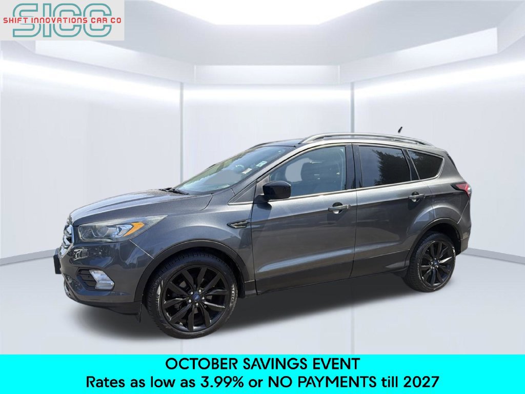 Used 2018 Ford Escape SE w/ SE Sport Appearance Package FWD image 1