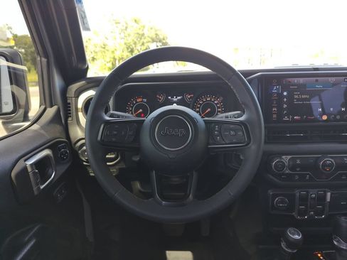 Used 2024 Jeep Wrangler Unlimited Sport AWD/4WD image 17