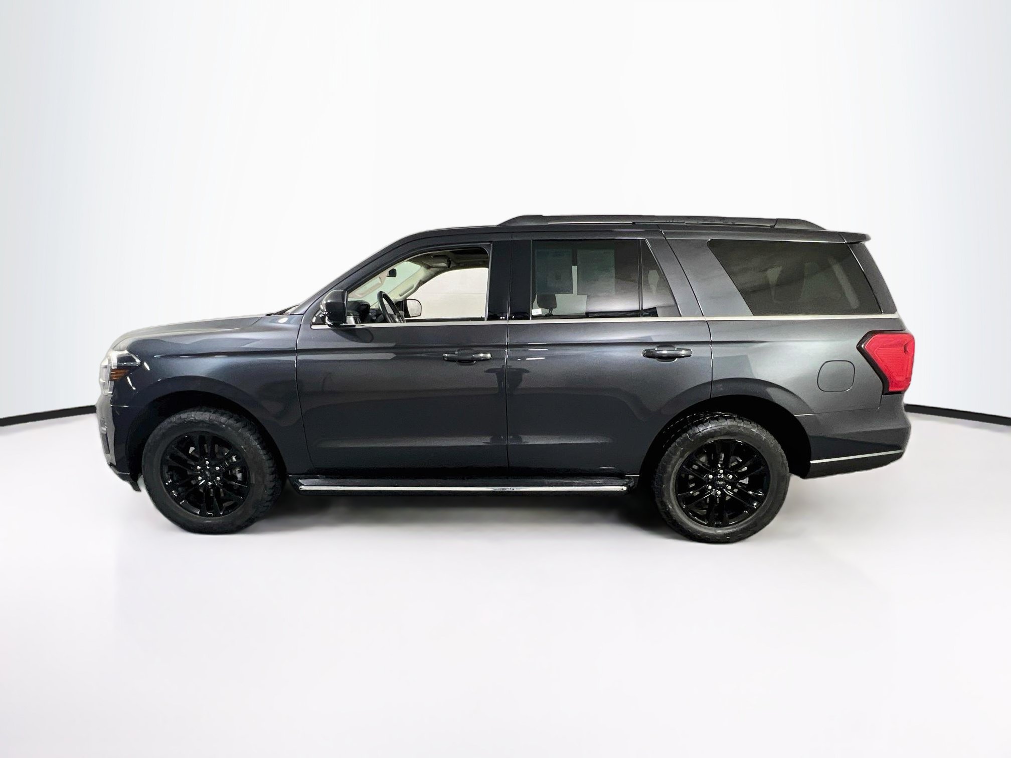 Used 2022 Ford Expedition XLT AWD/4WD image 8