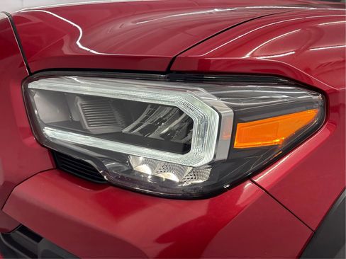 Used 2020 Toyota Tacoma TRD Off-Road image 33