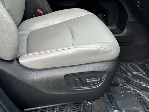 Certified 2025 Toyota Sienna XLE image 12