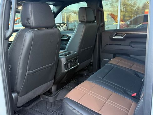 Used 2024 Chevrolet Silverado 1500 High Country w/ Technology Package image 28