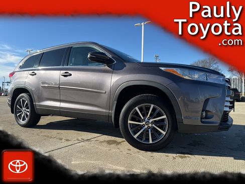 Used 2019 Toyota Highlander XLE image 1